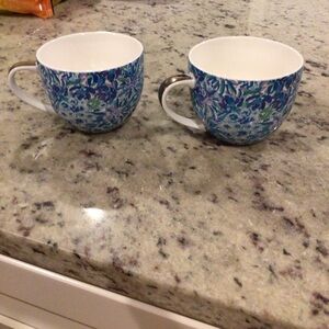 Brand new Lilly Pulitzer Mug set